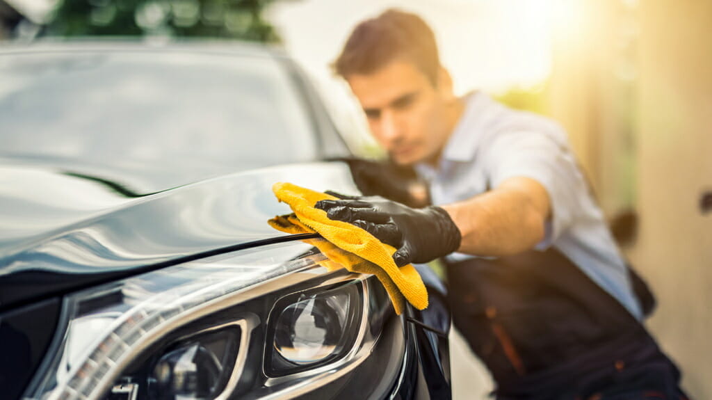 Fahrzeug-Leasing für Unternehmen – regelmäßige Autopflege nicht vergessen_TB2