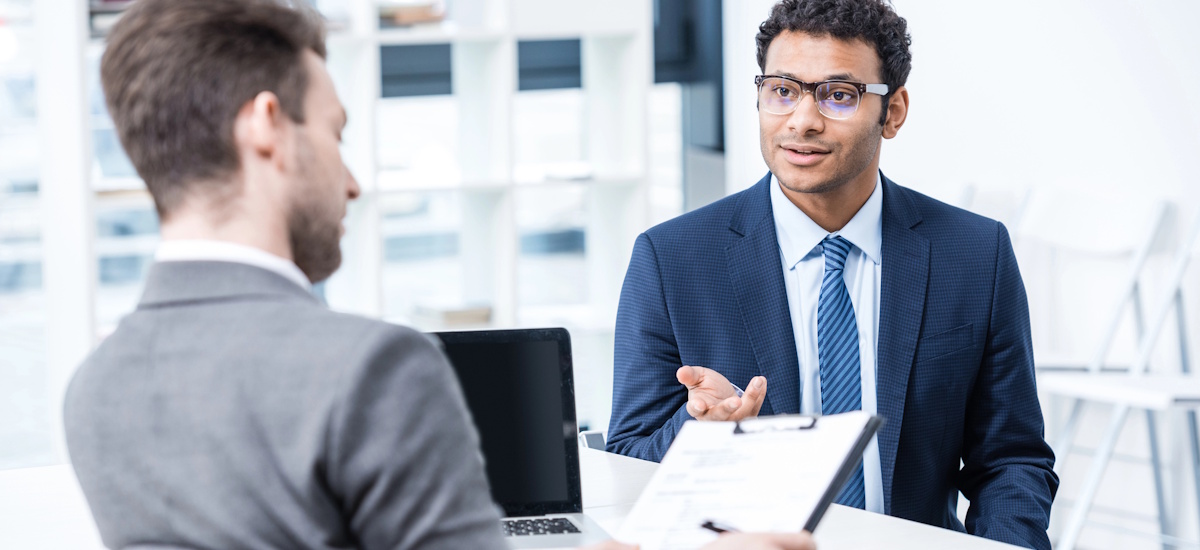 Mit Subunternehmern arbeiten - So gliedern Sie ausländische Fachkräfte ein_HB