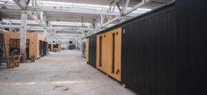 Effizienz im Quadratmeter: Wie Sie ungenutzte Hallenfläche in produktive Arbeitsplätze verwandeln