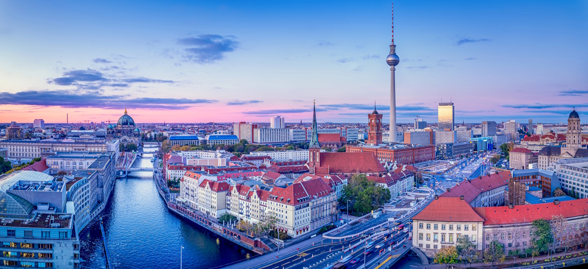 Berliner Skyline mit Fernsehturm zum Thema Gewerbe anmelden Berlin.